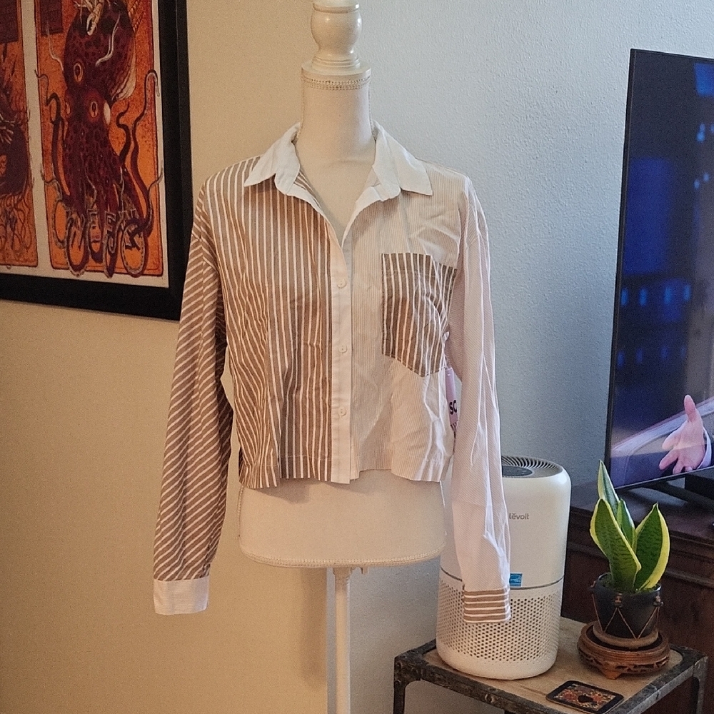 SO Tan Brown Long Sleeve Cropped Button Up Shirt 1 Pocket NWT